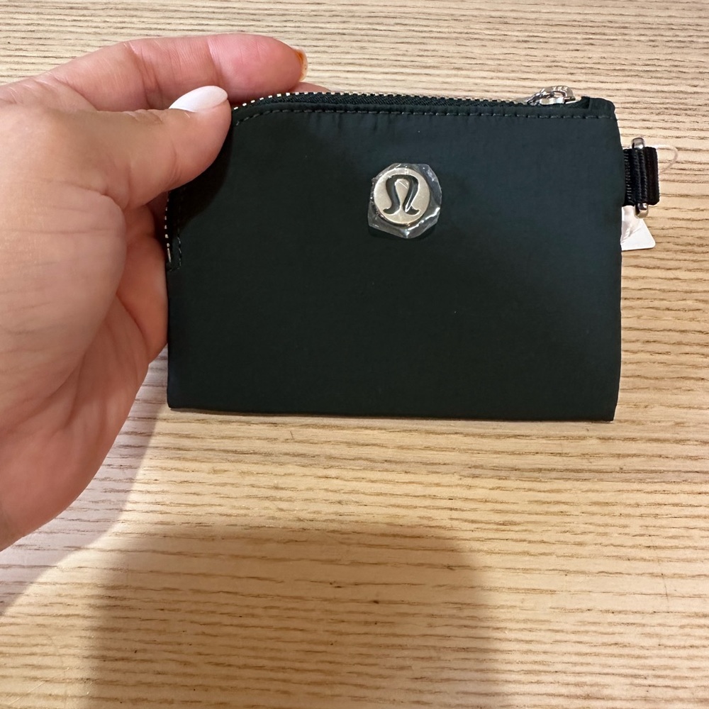 Lululemon Test Of Time Card Holder! Rainforest Green Gem